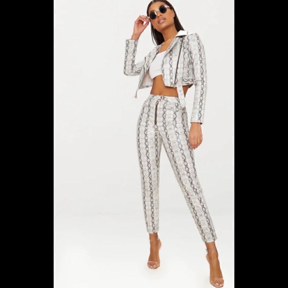 Pretty little things faux leather Grey Front Zip Snake Print Pants sz 8